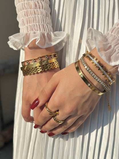 Lorelie Bangle