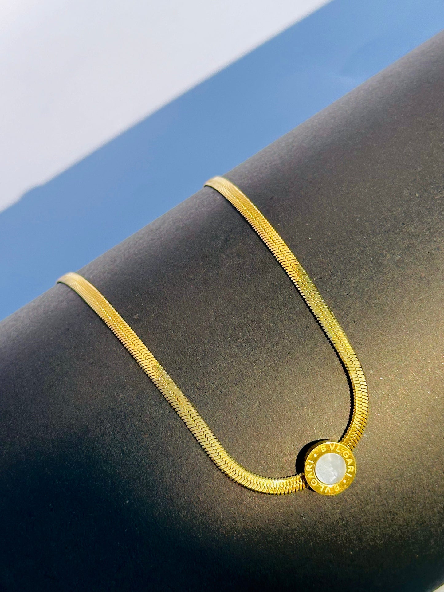 Bvlgari white snake chain necklace