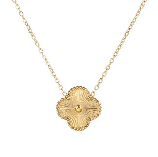 Lustre clover pendent