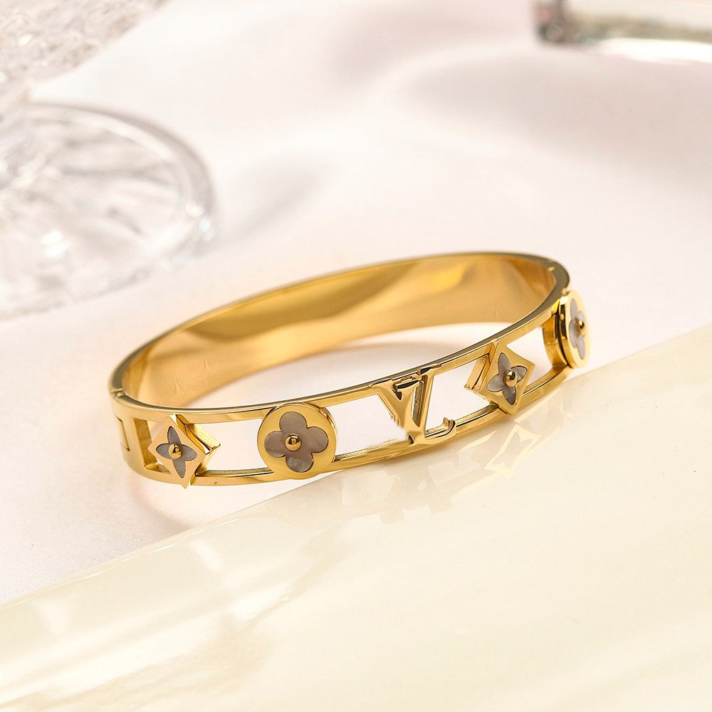 Trivya bangle