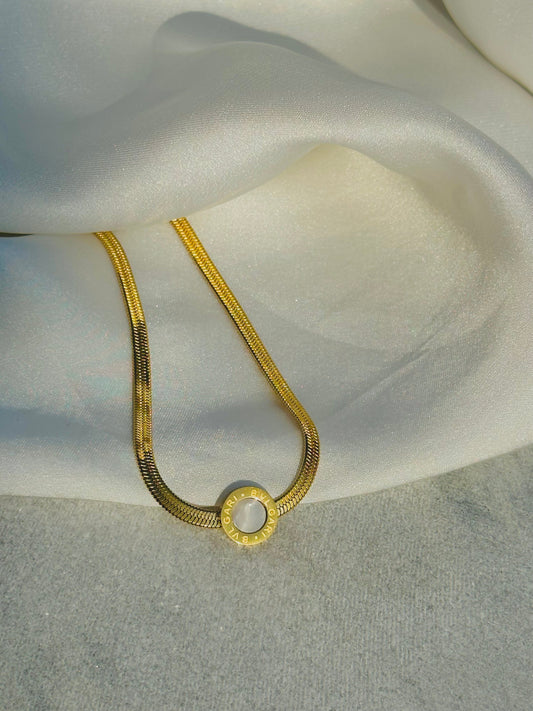 Bvlgari white snake chain necklace