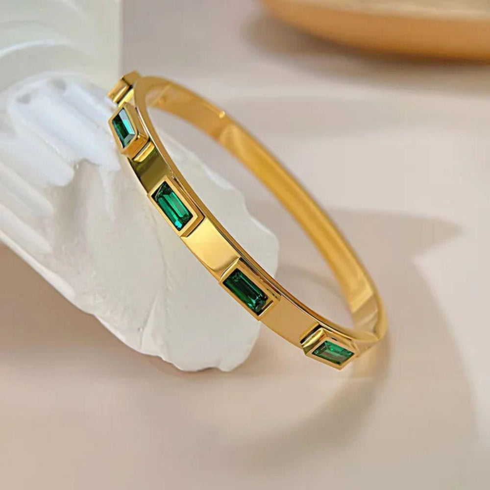 Emerald Bangle -18k