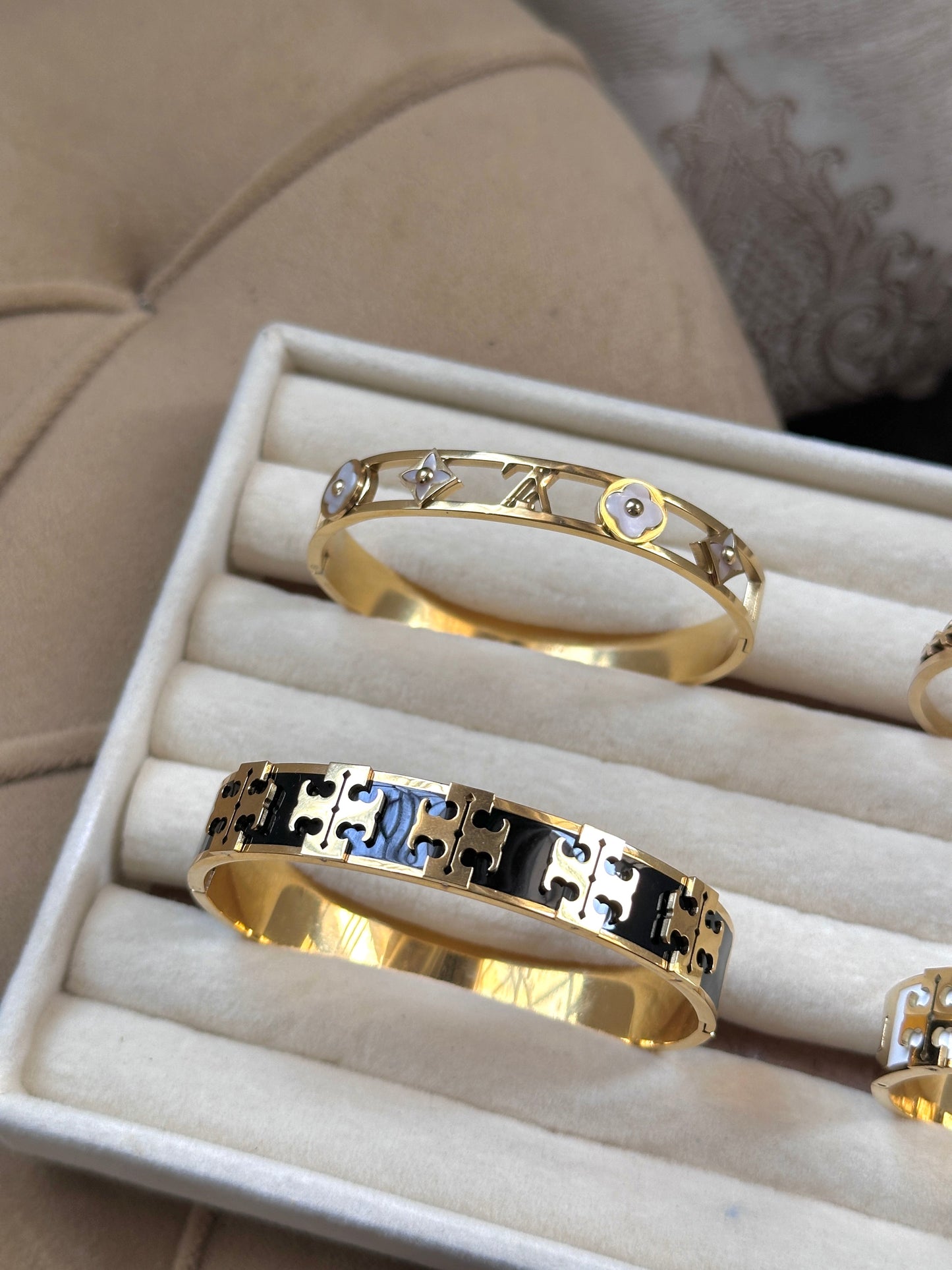 Trivya bangle