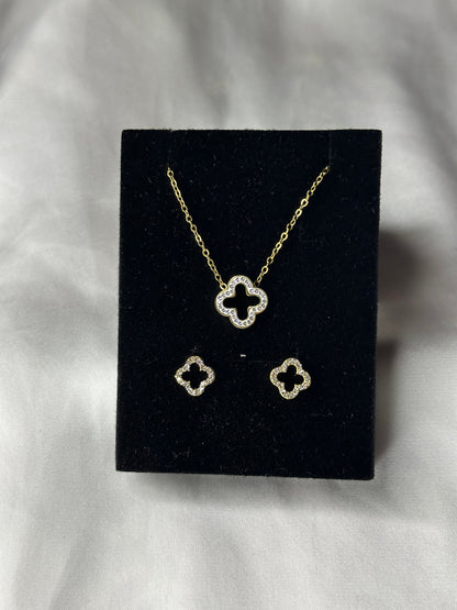 Diamanté Hollow Clover Necklace